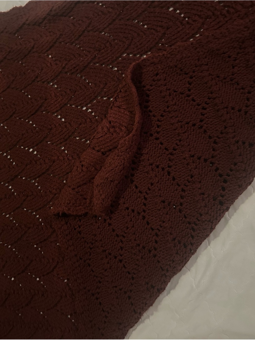 Handcrafted Dark Brown Knit Bed Throw - Cozy Home Bedding - Picture 4 of 4